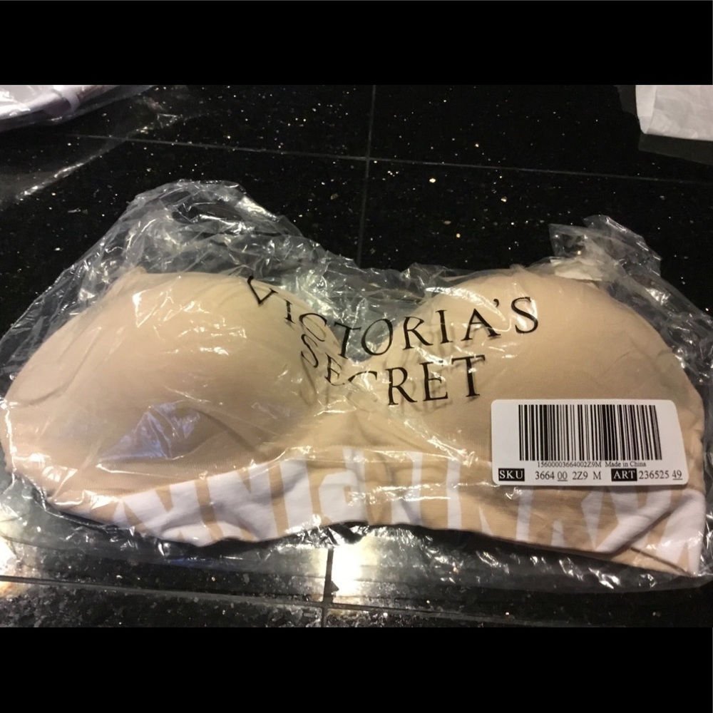 NWT VS PINK T Shirt Bra